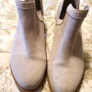 Sorel Light Gray Ankle Booties